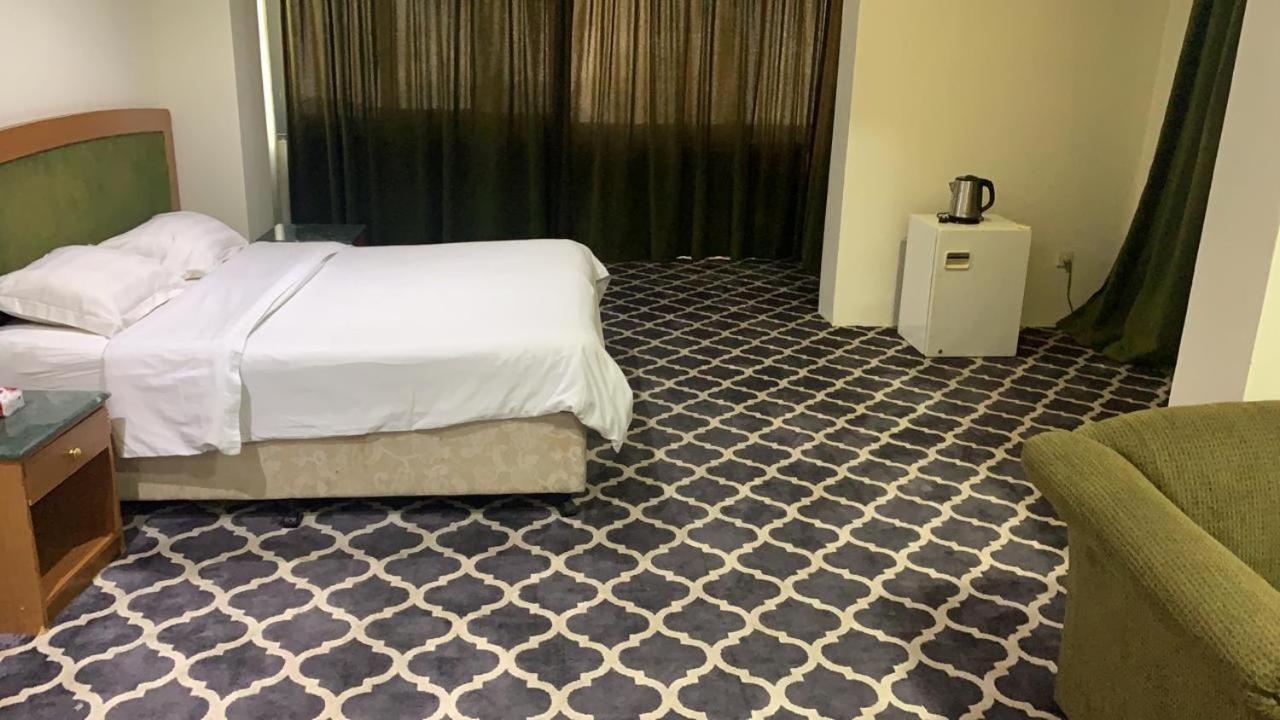 Al Aziziyah Hotel And Suites Khamis Mushait Extérieur photo